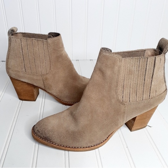 Dolce Vita Tan Suede Ankle Booties EUC - Picture 4 of 7